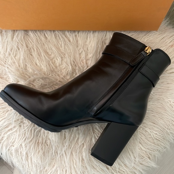 Tod’s Tronchetto Ankle Boots LIKE NEW !! in original box with shoe bag size 36.5 - Picture 3 of 9